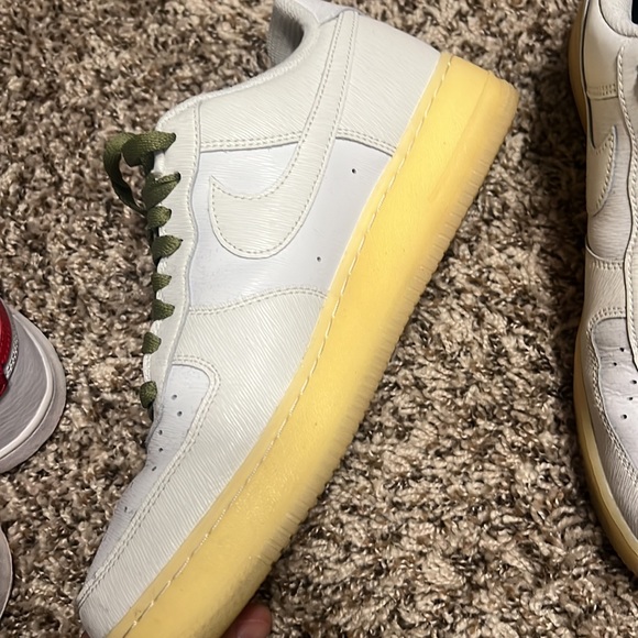 Mike Air Force ones cream souls.  Size 10.5.  Barely worn. - Picture 4 of 5